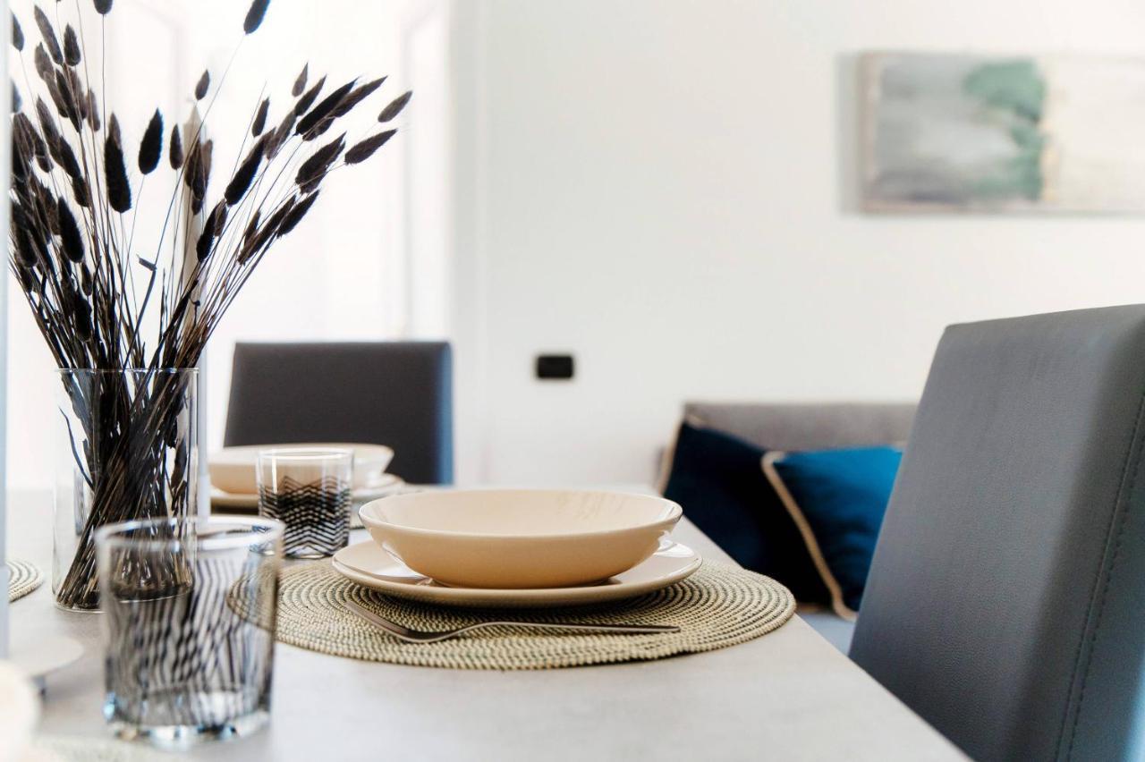 Shades Of Lake - Blue Apartment Côme Esterno foto
